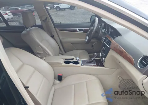 2013 Mercedes-Benz C 250 from USA, damaged, VIN WDDGF4HB5DR299647